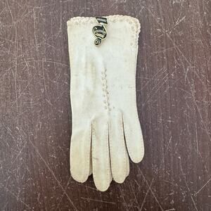 Cresendoe Gloves Ivory Color Faux‎ Pearl Accent Size 6 1/2 with tags READ